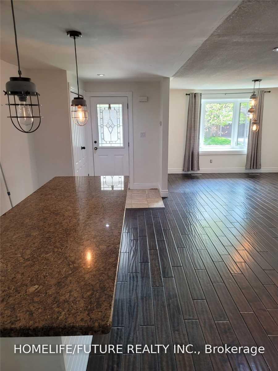 Photo 7 of Unit Main, 88 Clover Ridge Drive W, Ajax, South West — HOMEH