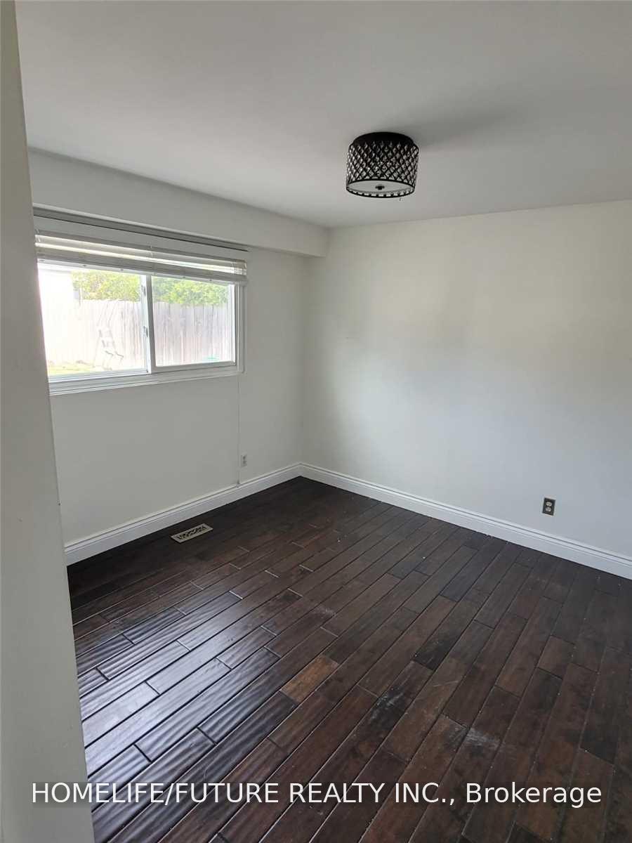 Photo 9 of Unit Main, 88 Clover Ridge Drive W, Ajax, South West — HOMEH