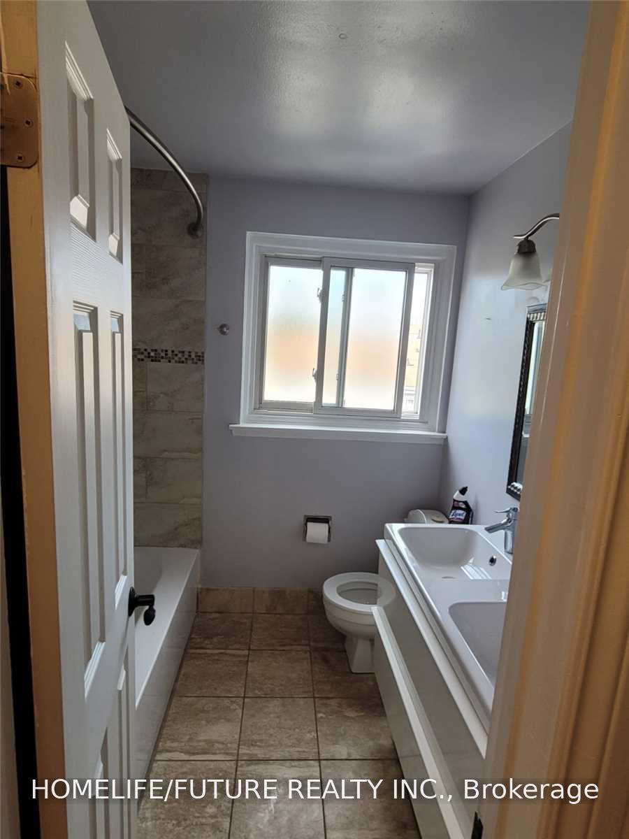 Photo 16 of Unit Main, 88 Clover Ridge Drive W, Ajax, South West — HOMEH