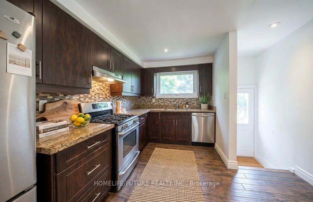 Photo 8 of Unit Main, 88 Clover Ridge Drive W, Ajax, South West — HOMEH