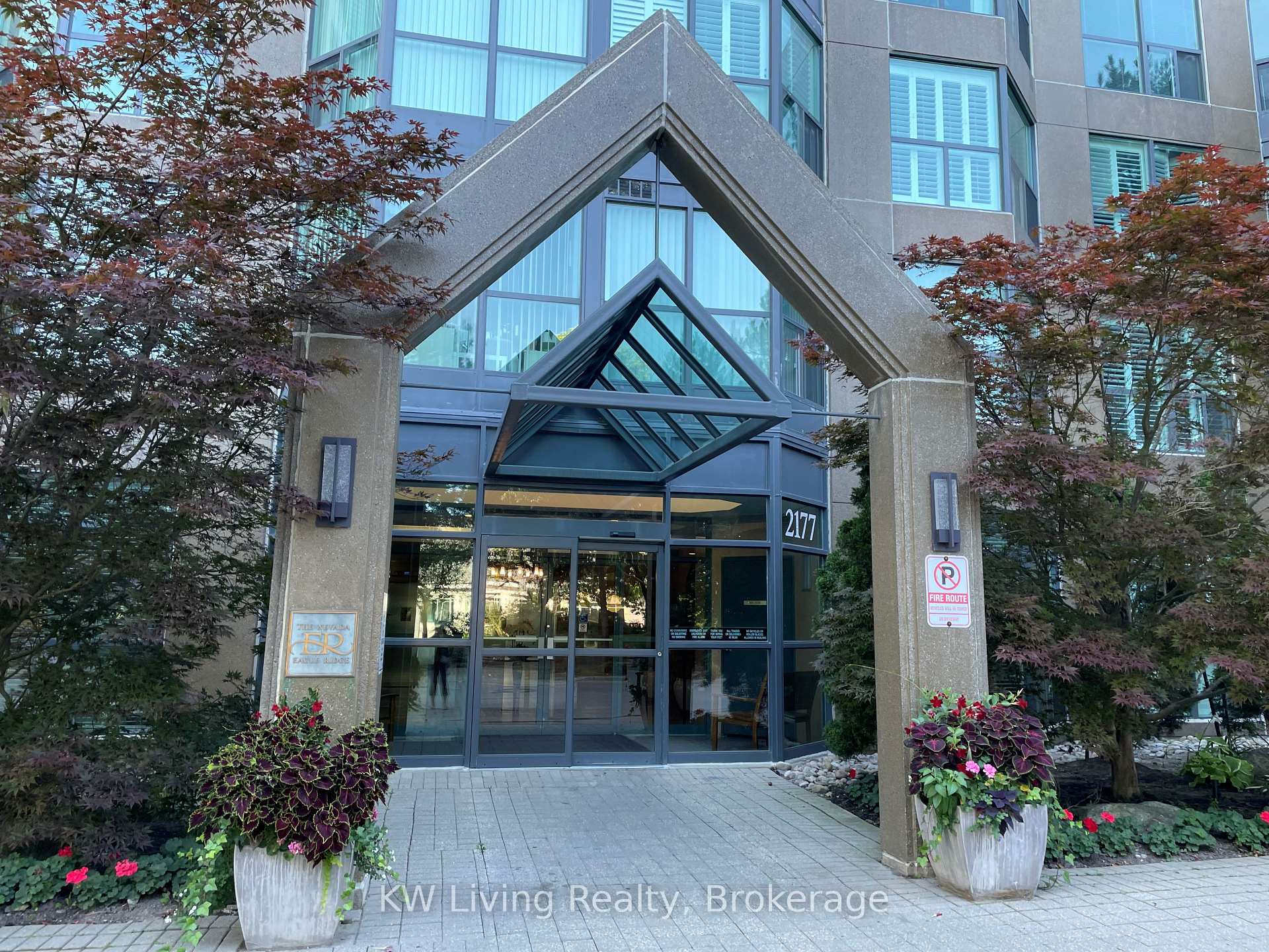 Front of Unit 1706, 2177 Burnhamthorpe Road