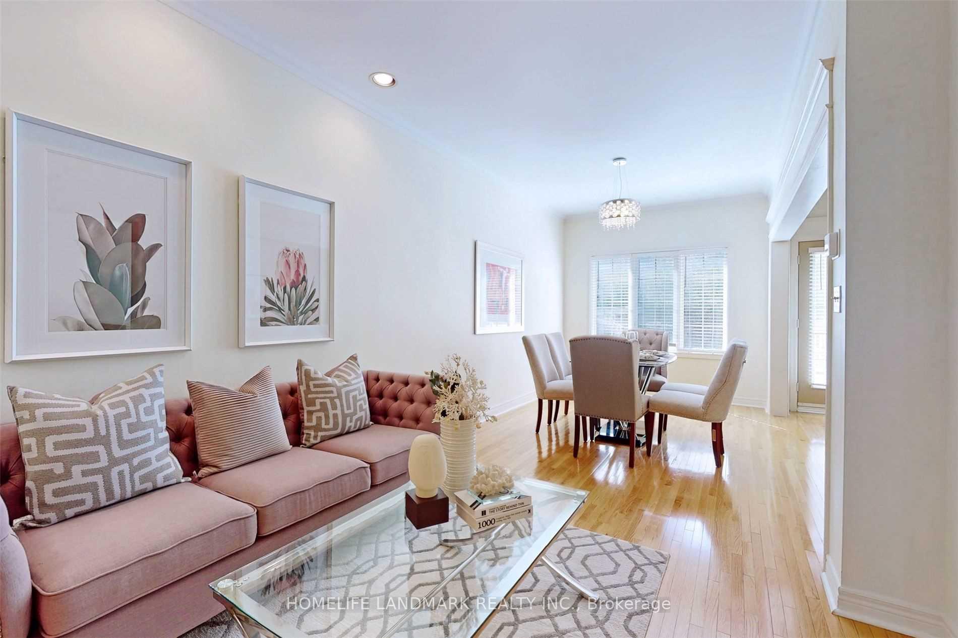 Photo 3 of 22 Kingsbridge Circle, Vaughan, Beverley Glen — HOMEH
