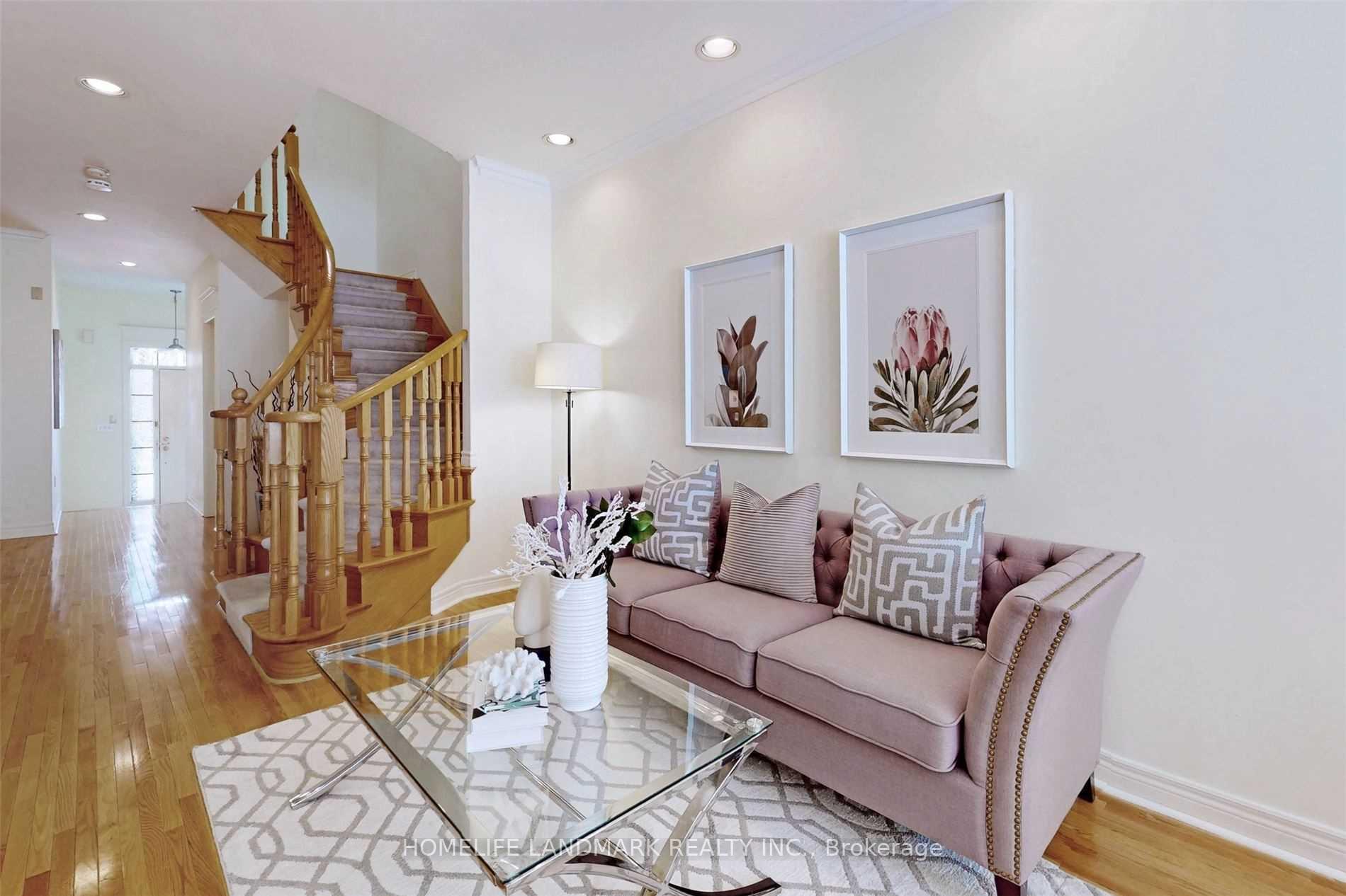 Photo 6 of 22 Kingsbridge Circle, Vaughan, Beverley Glen — HOMEH