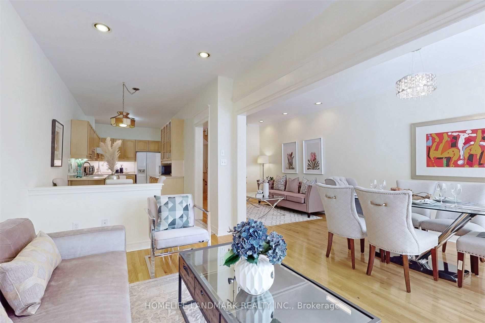 Photo 8 of 22 Kingsbridge Circle, Vaughan, Beverley Glen — HOMEH