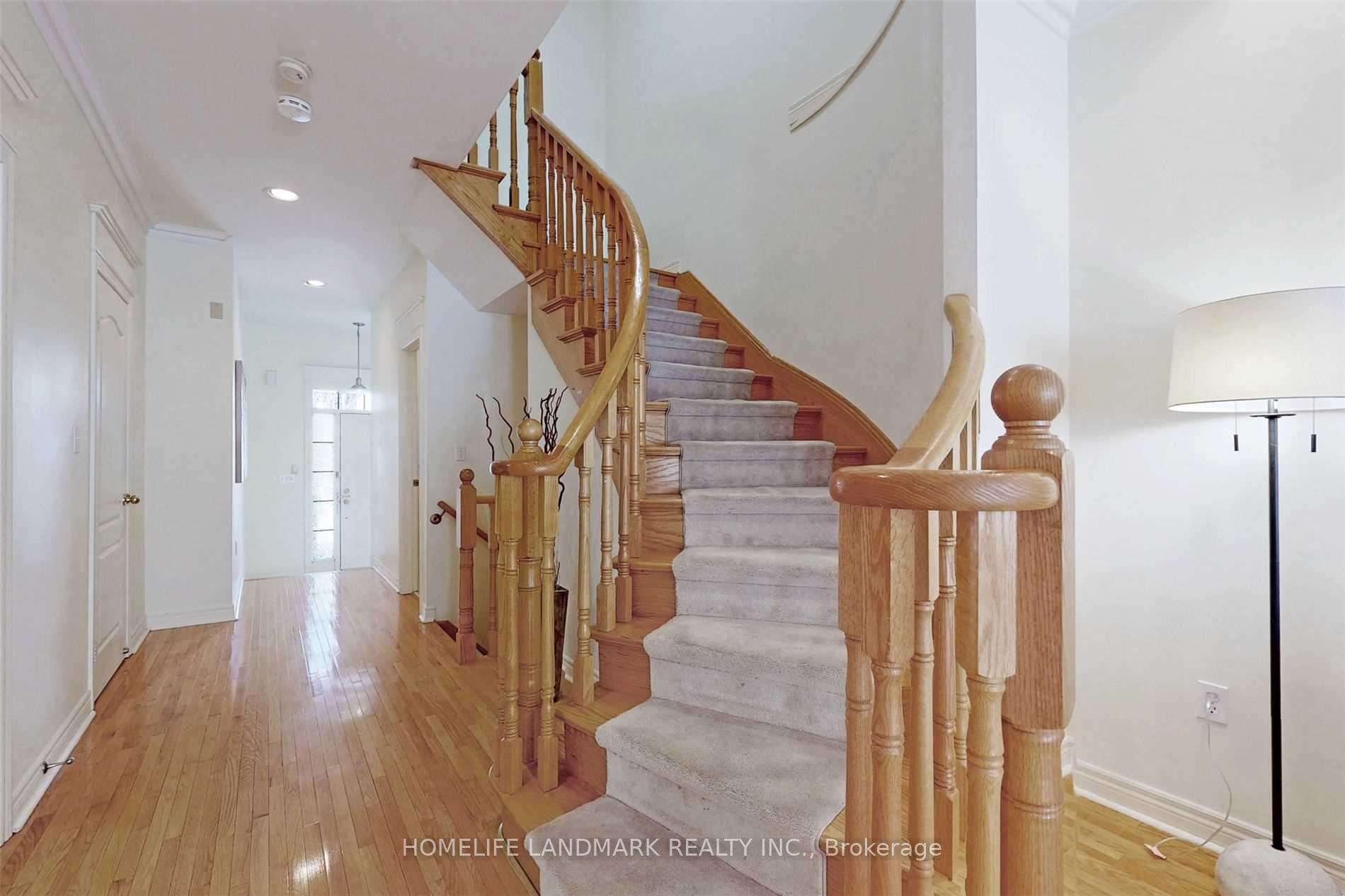 Photo 13 of 22 Kingsbridge Circle, Vaughan, Beverley Glen — HOMEH