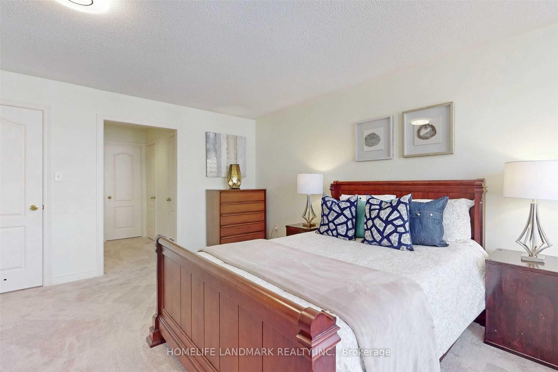 Photo 15 of 22 Kingsbridge Circle, Vaughan, Beverley Glen — HOMEH