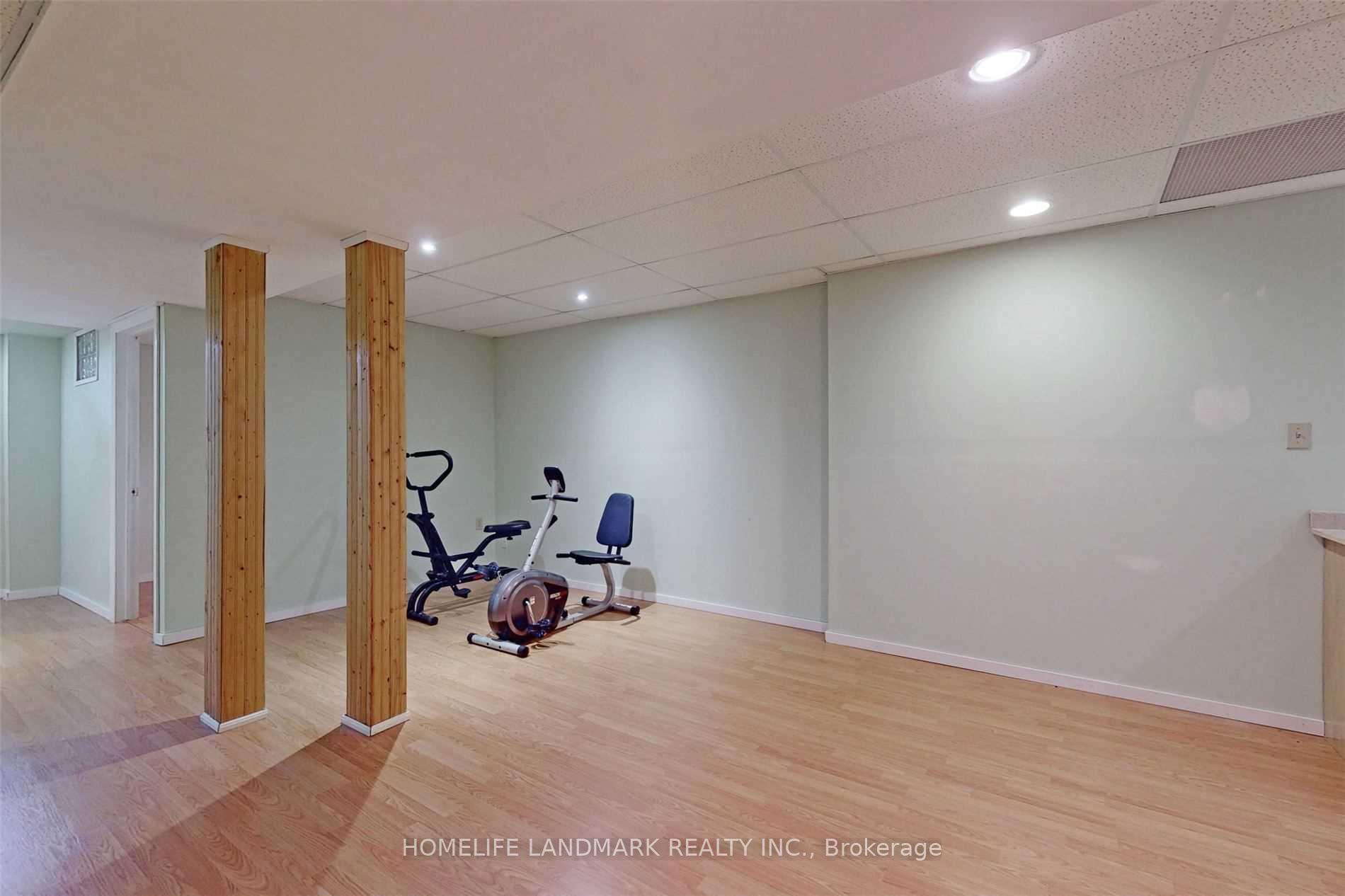 Photo 20 of 22 Kingsbridge Circle, Vaughan, Beverley Glen — HOMEH