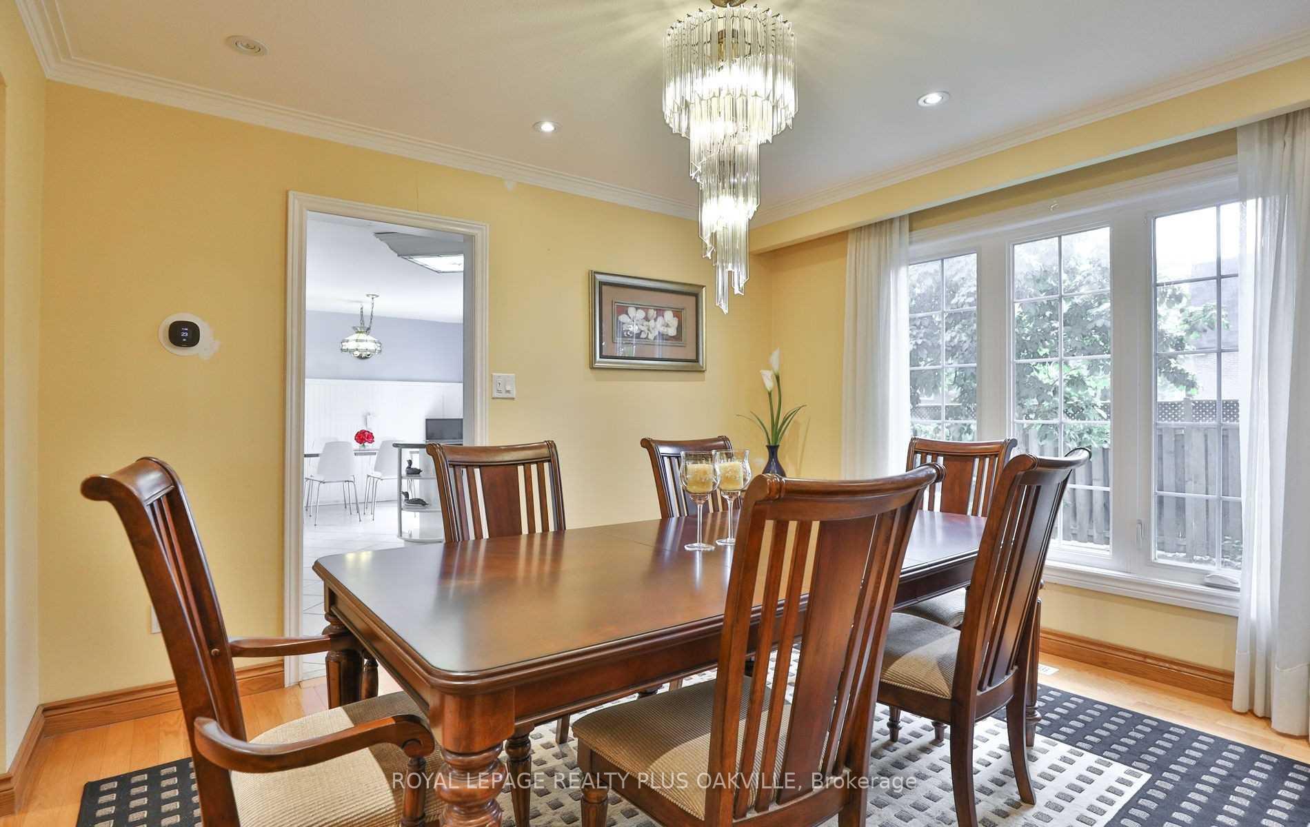 Photo 11 of 2100 Waycross Crescent, Mississauga, Sheridan — HOMEH