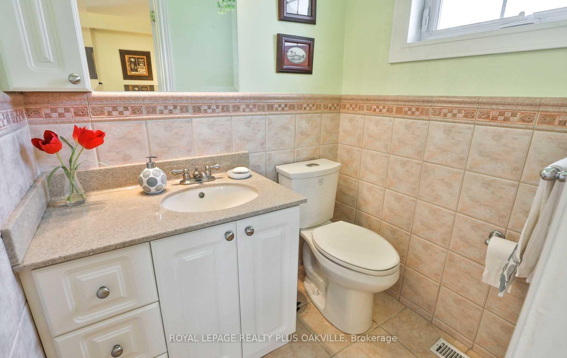 Photo 25 of 2100 Waycross Crescent, Mississauga, Sheridan — HOMEH
