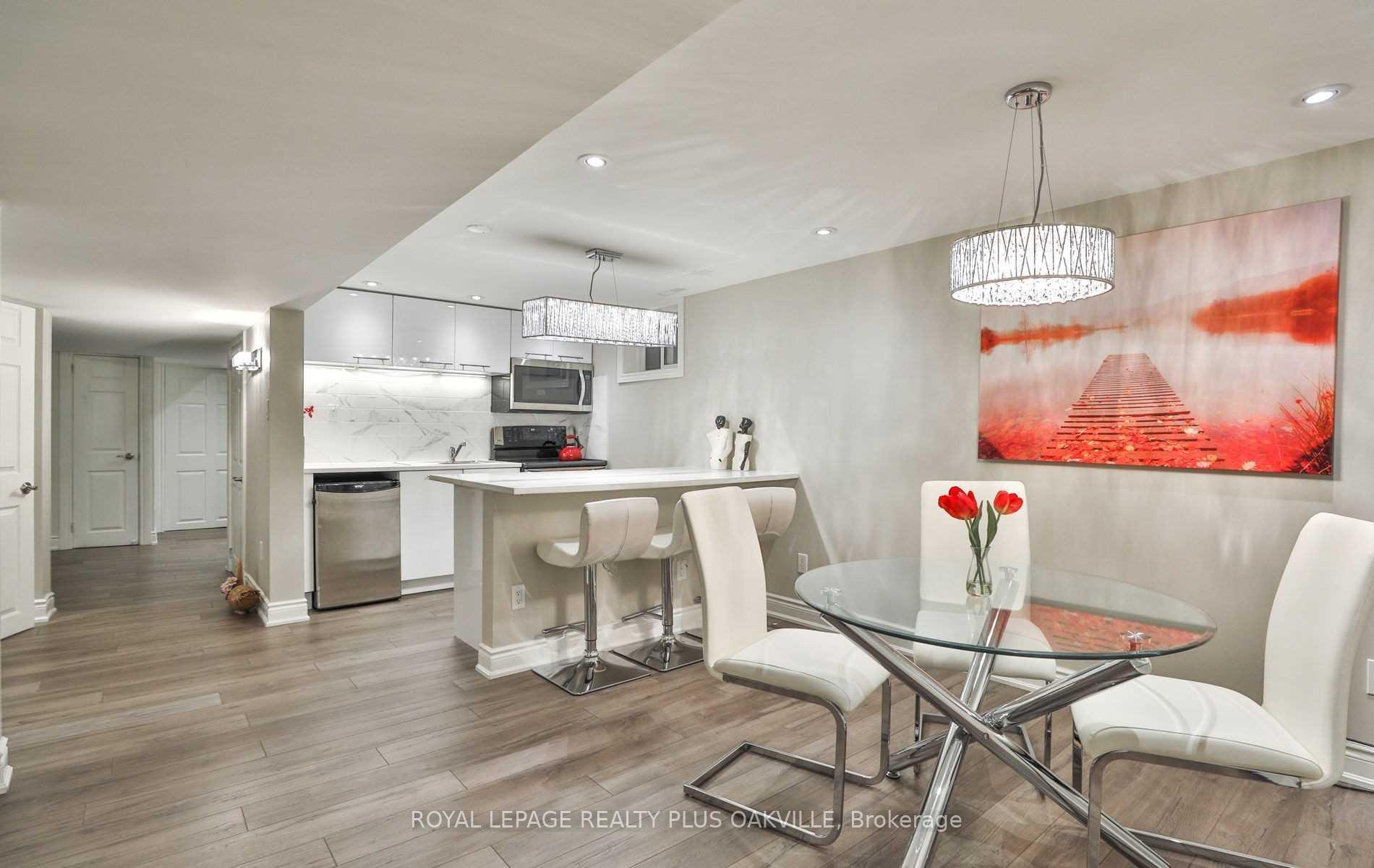 Photo 33 of 2100 Waycross Crescent, Mississauga, Sheridan — HOMEH