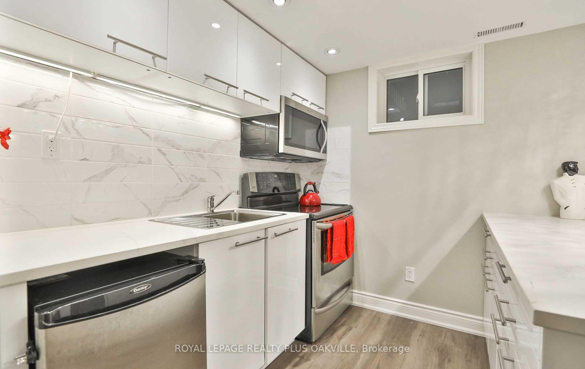 Photo 35 of 2100 Waycross Crescent, Mississauga, Sheridan — HOMEH