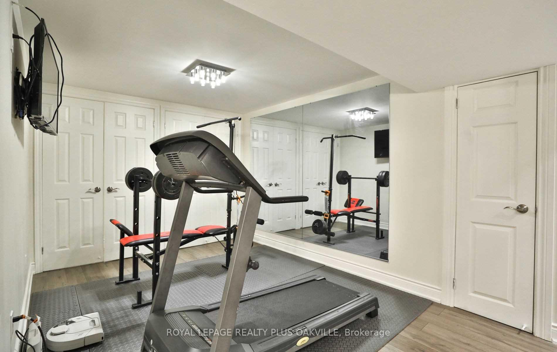 Photo 37 of 2100 Waycross Crescent, Mississauga, Sheridan — HOMEH