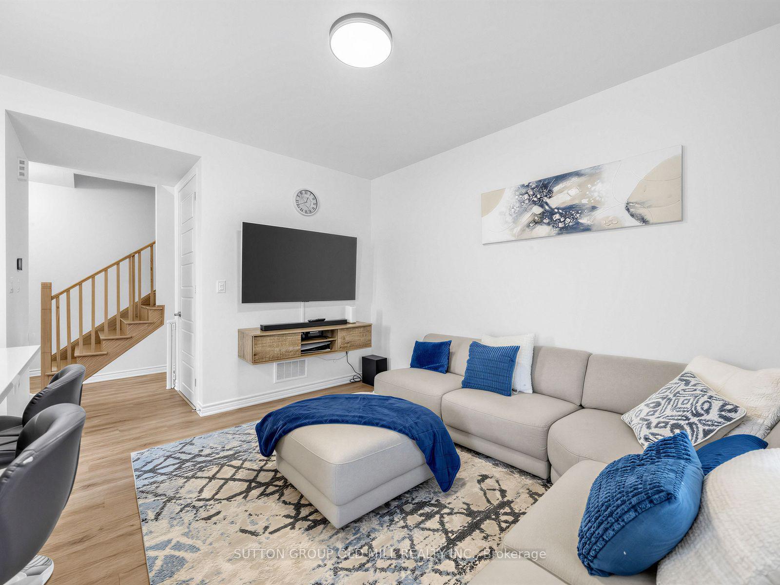 Photo 11 of 1537 Moira Crescent, Milton, Bowes — HOMEH