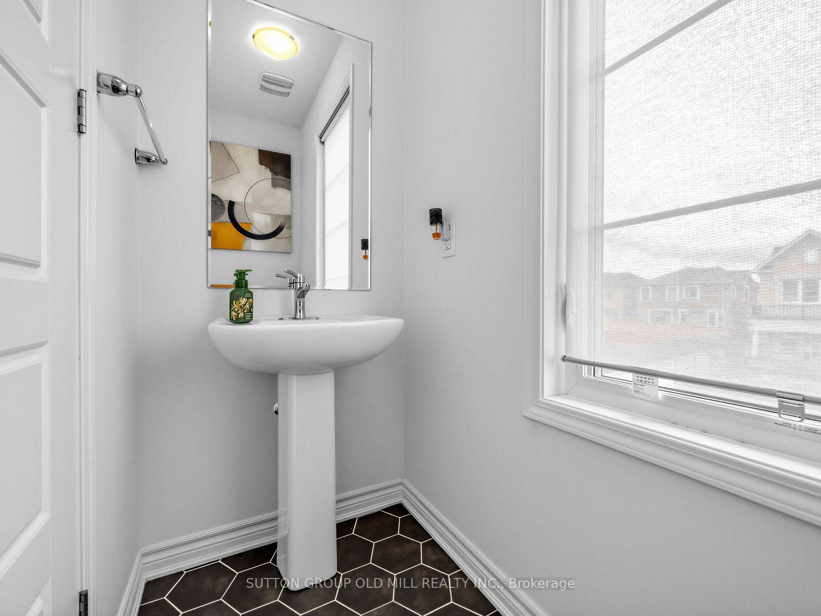 Photo 19 of 1537 Moira Crescent, Milton, Bowes — HOMEH