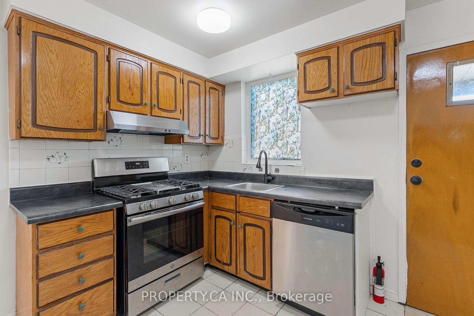 Photo 17 of Unit 9, 97 Northcliffe Boulevard, Toronto, Corso Italia-Davenport — HOMEH