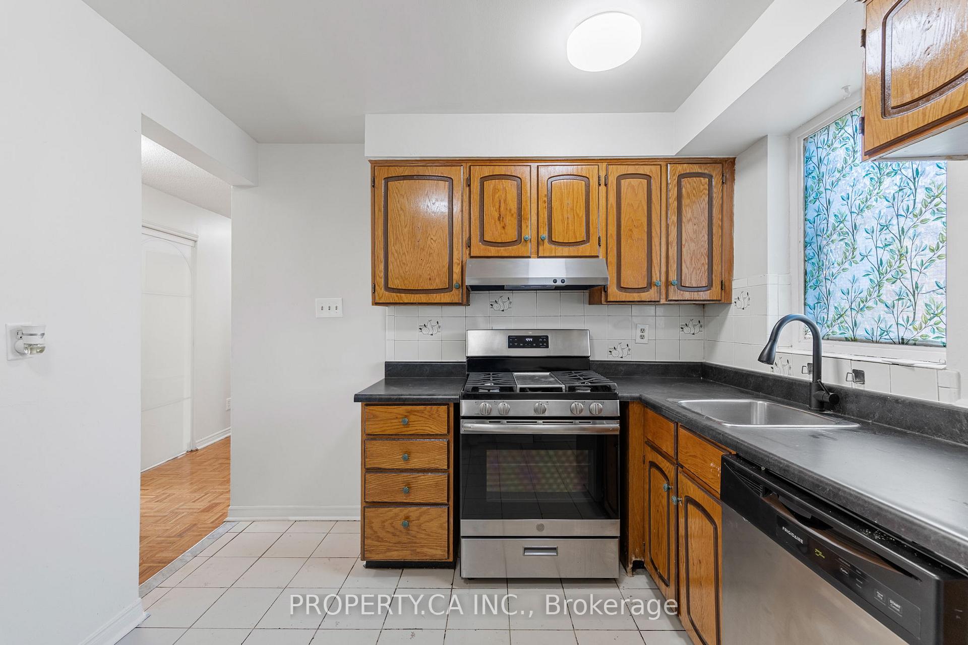 Photo 18 of Unit 9, 97 Northcliffe Boulevard, Toronto, Corso Italia-Davenport — HOMEH