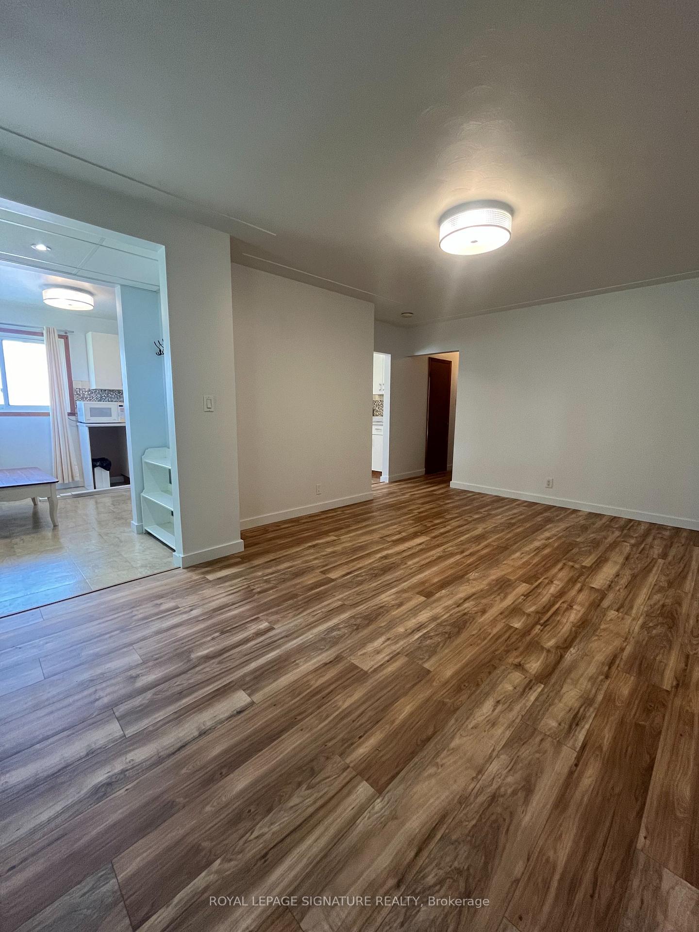 Photo 4 of Unit Main, 154 Weber Street N, Waterloo, Lincoln Heights — HOMEH