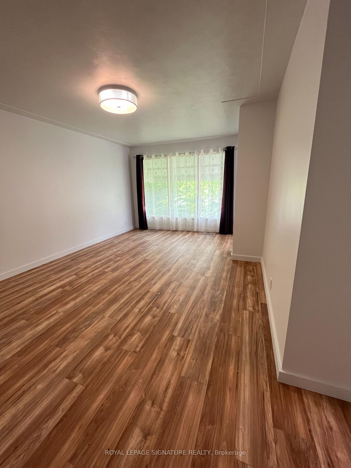 Photo 16 of Unit Main, 154 Weber Street N, Waterloo, Lincoln Heights — HOMEH
