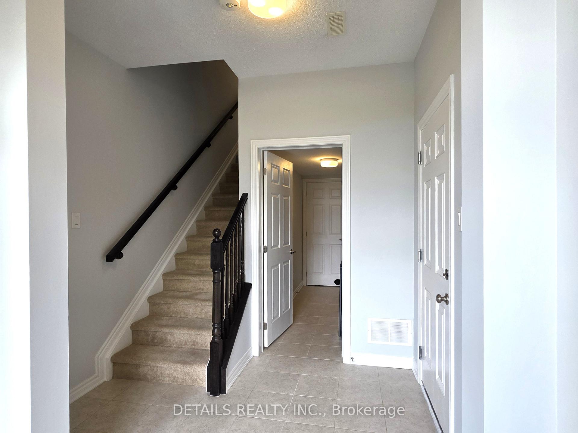 Photo 2 of 203 Hibernian Walk, Ottawa, Kanata - Emerald Meadows/Trailwest — HOMEH