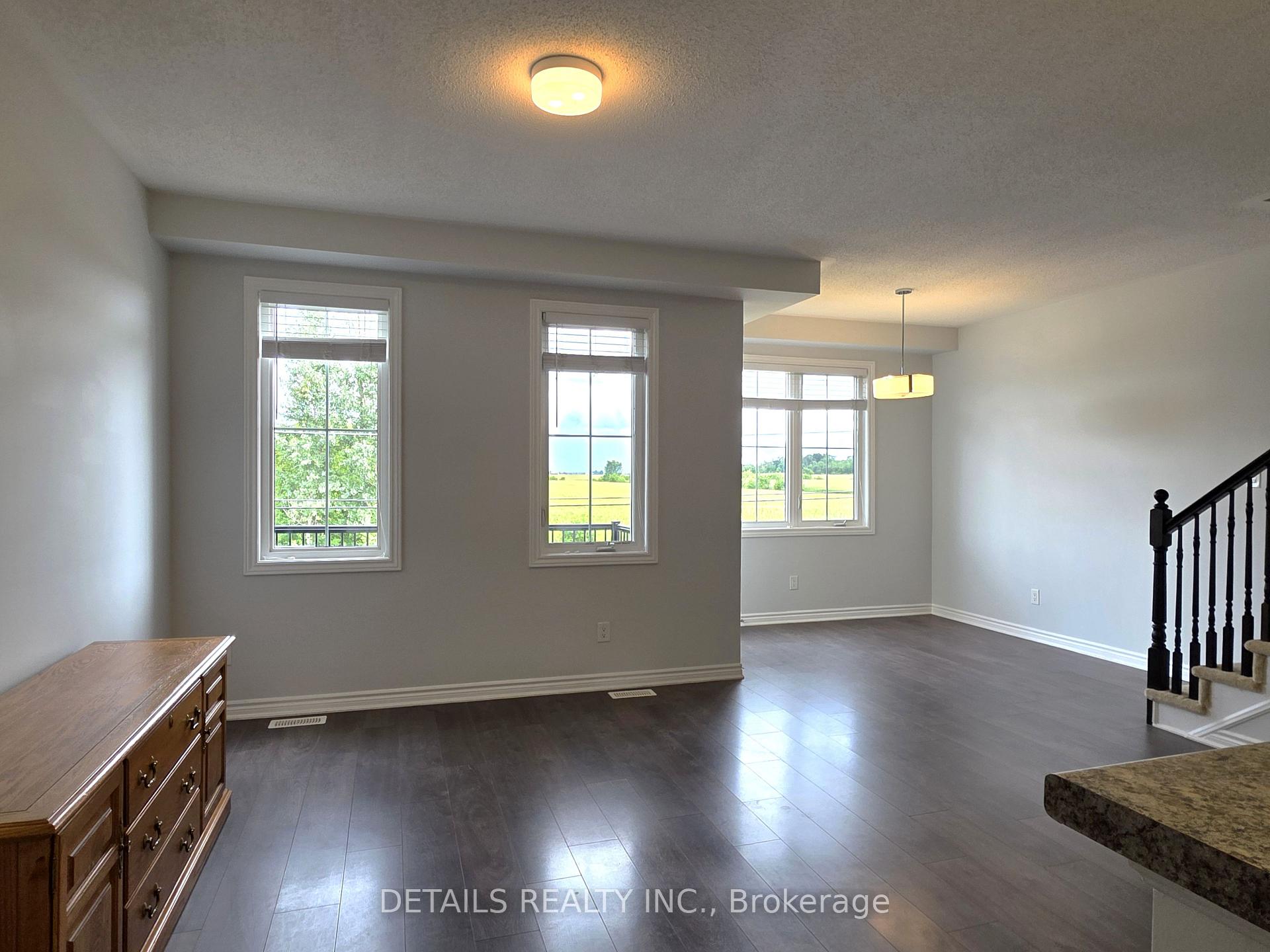 Photo 11 of 203 Hibernian Walk, Ottawa, Kanata - Emerald Meadows/Trailwest — HOMEH