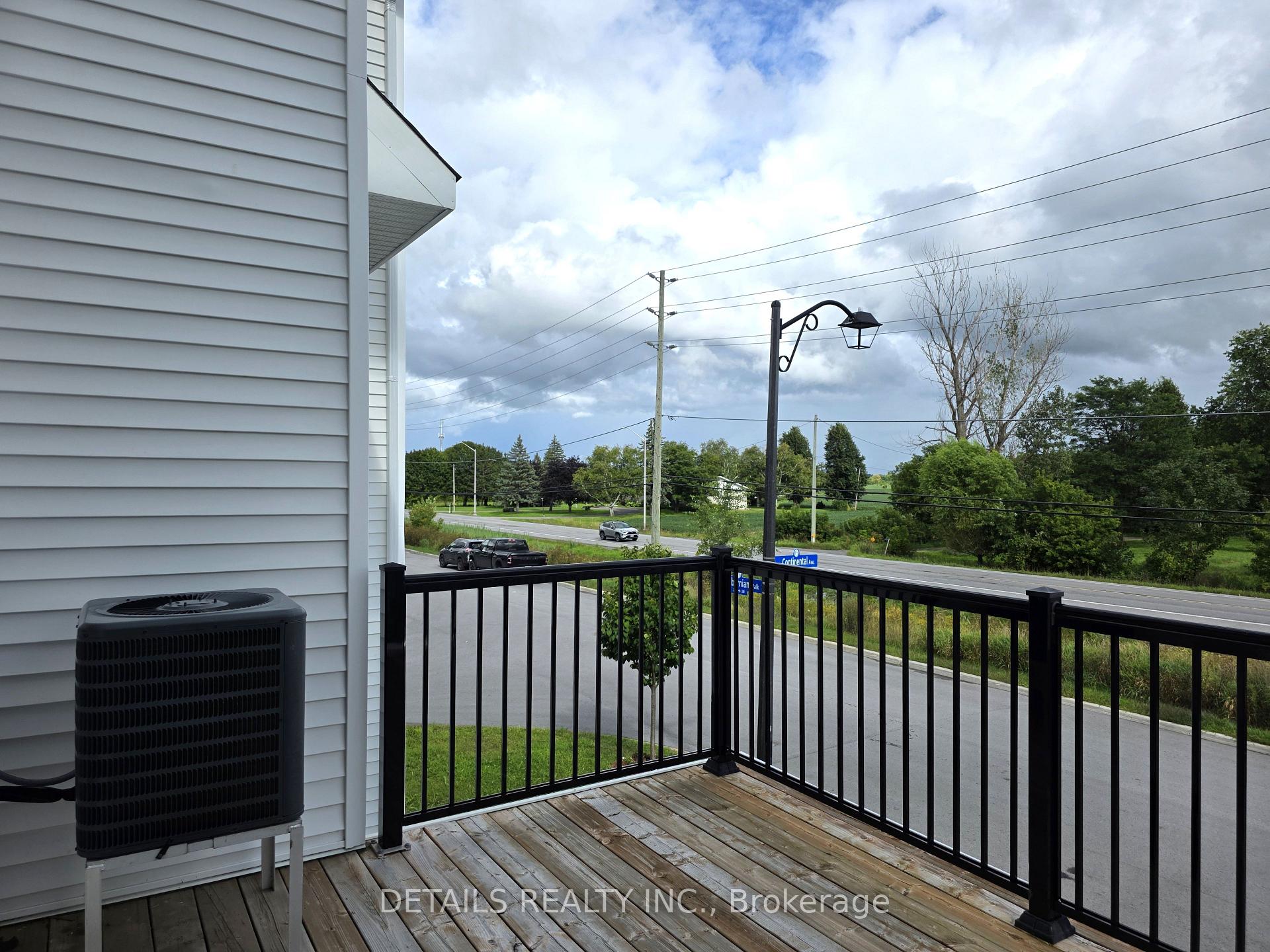 Photo 12 of 203 Hibernian Walk, Ottawa, Kanata - Emerald Meadows/Trailwest — HOMEH