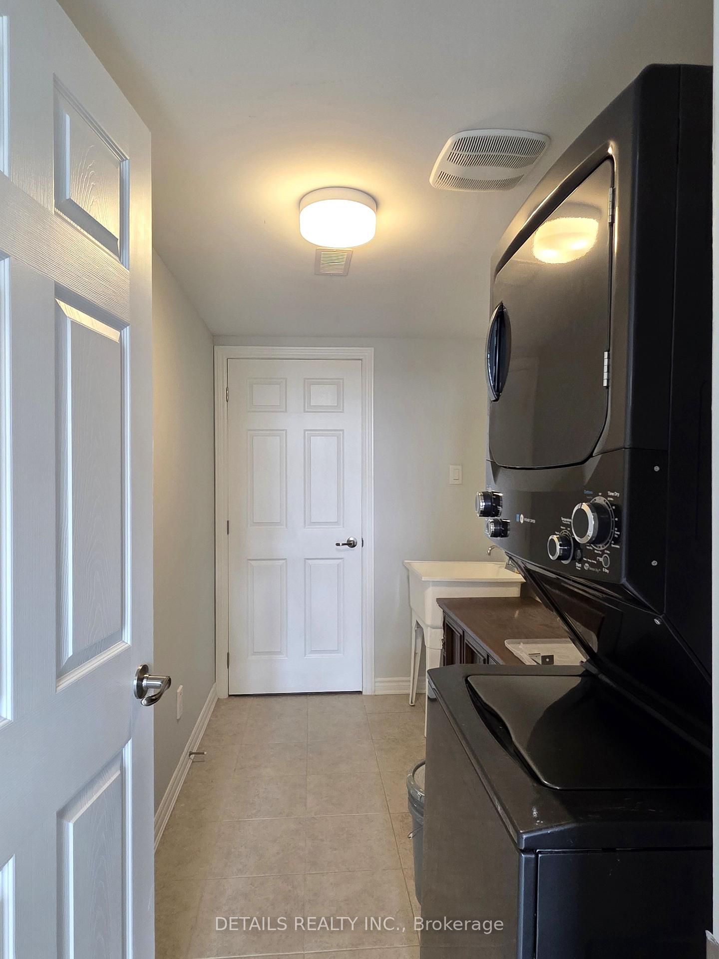 Photo 21 of 203 Hibernian Walk, Ottawa, Kanata - Emerald Meadows/Trailwest — HOMEH
