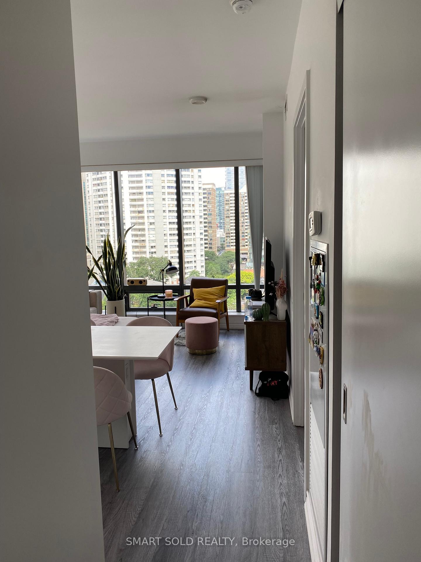 Photo 5 of Unit 1008, 5 St. Joseph Street, Toronto, Bay Street Corridor — HOMEH