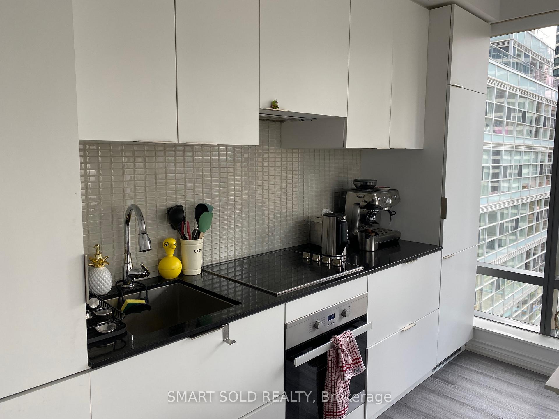 Photo 6 of Unit 1008, 5 St. Joseph Street, Toronto, Bay Street Corridor — HOMEH