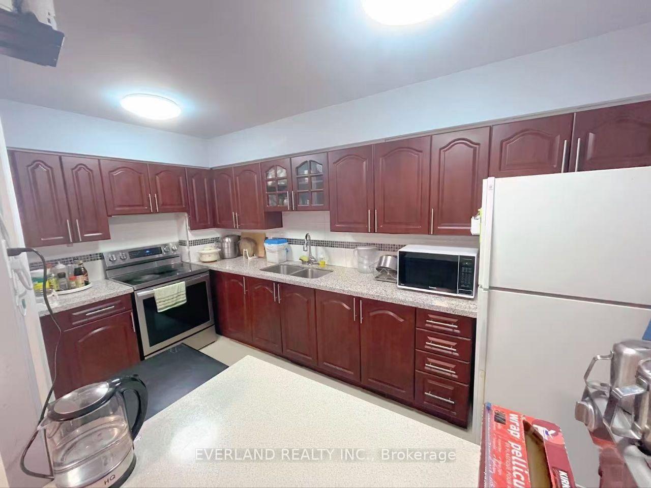 Photo 4 of Unit 303, 2050 Bridletowne Circle, Scarborough, L'Amoreaux — HOMEH