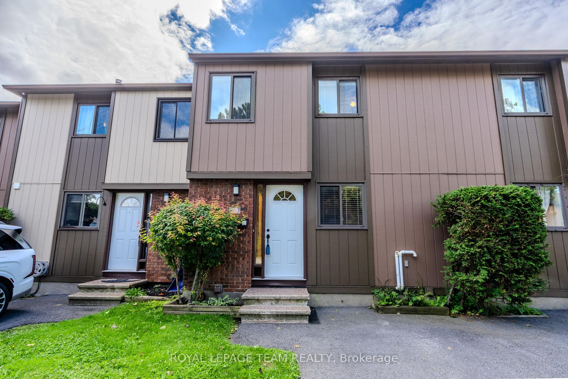 Photo of Unit B, 2 Larkshire Lane
