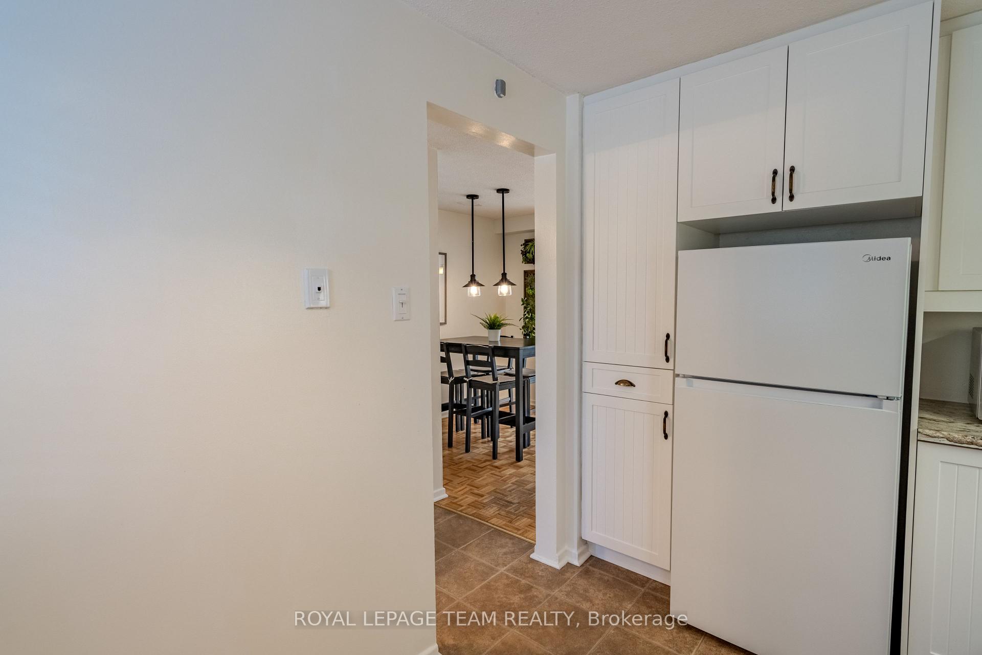 Photo 7 of Unit B, 2 Larkshire Lane, Ottawa, Barrhaven - Pheasant Run — HOMEH