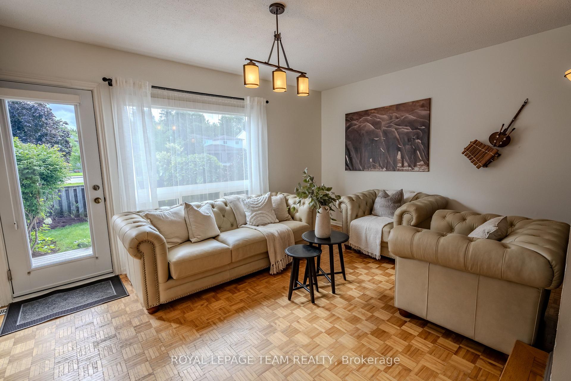 Photo 11 of Unit B, 2 Larkshire Lane, Ottawa, Barrhaven - Pheasant Run — HOMEH