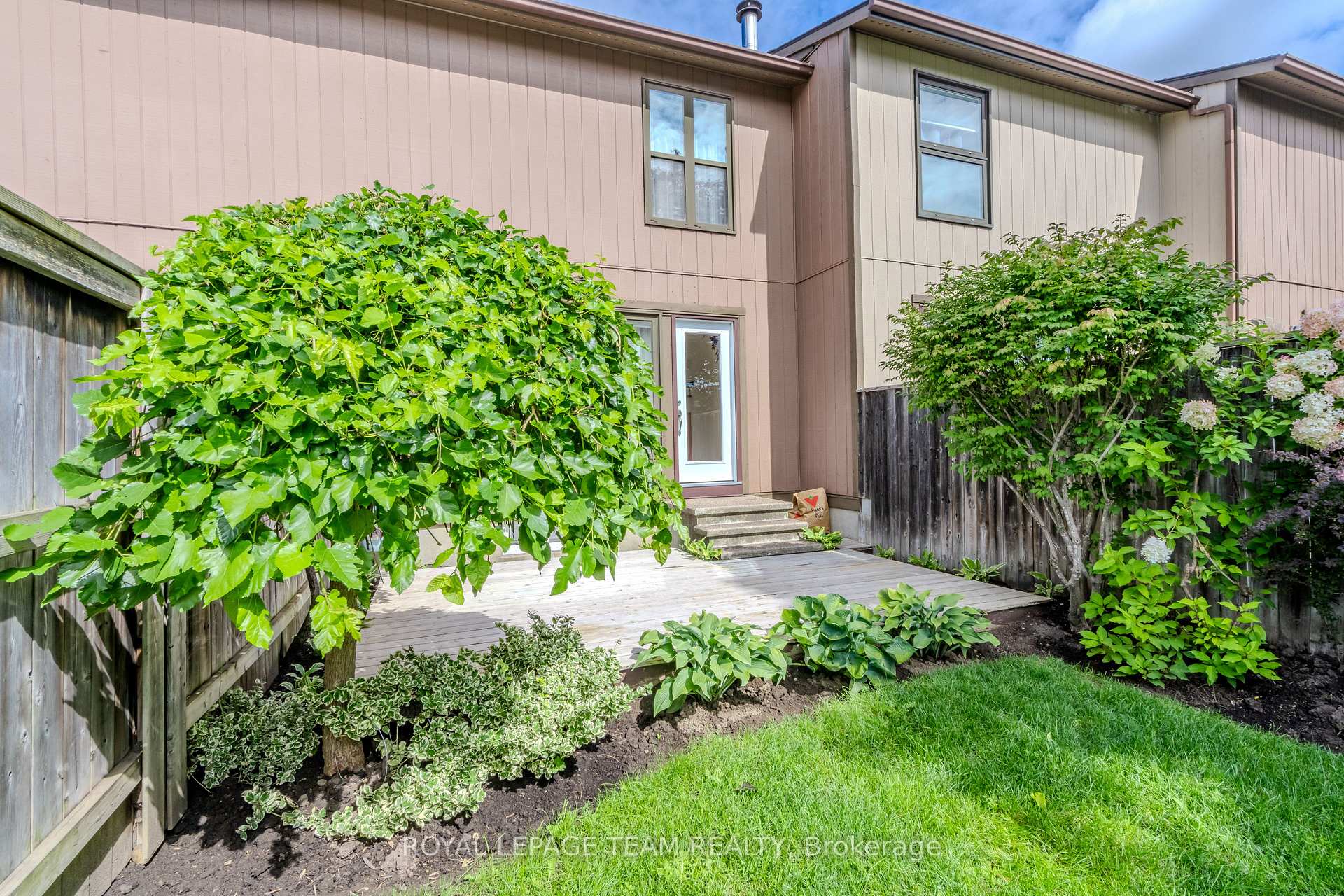 Photo 32 of Unit B, 2 Larkshire Lane, Ottawa, Barrhaven - Pheasant Run — HOMEH