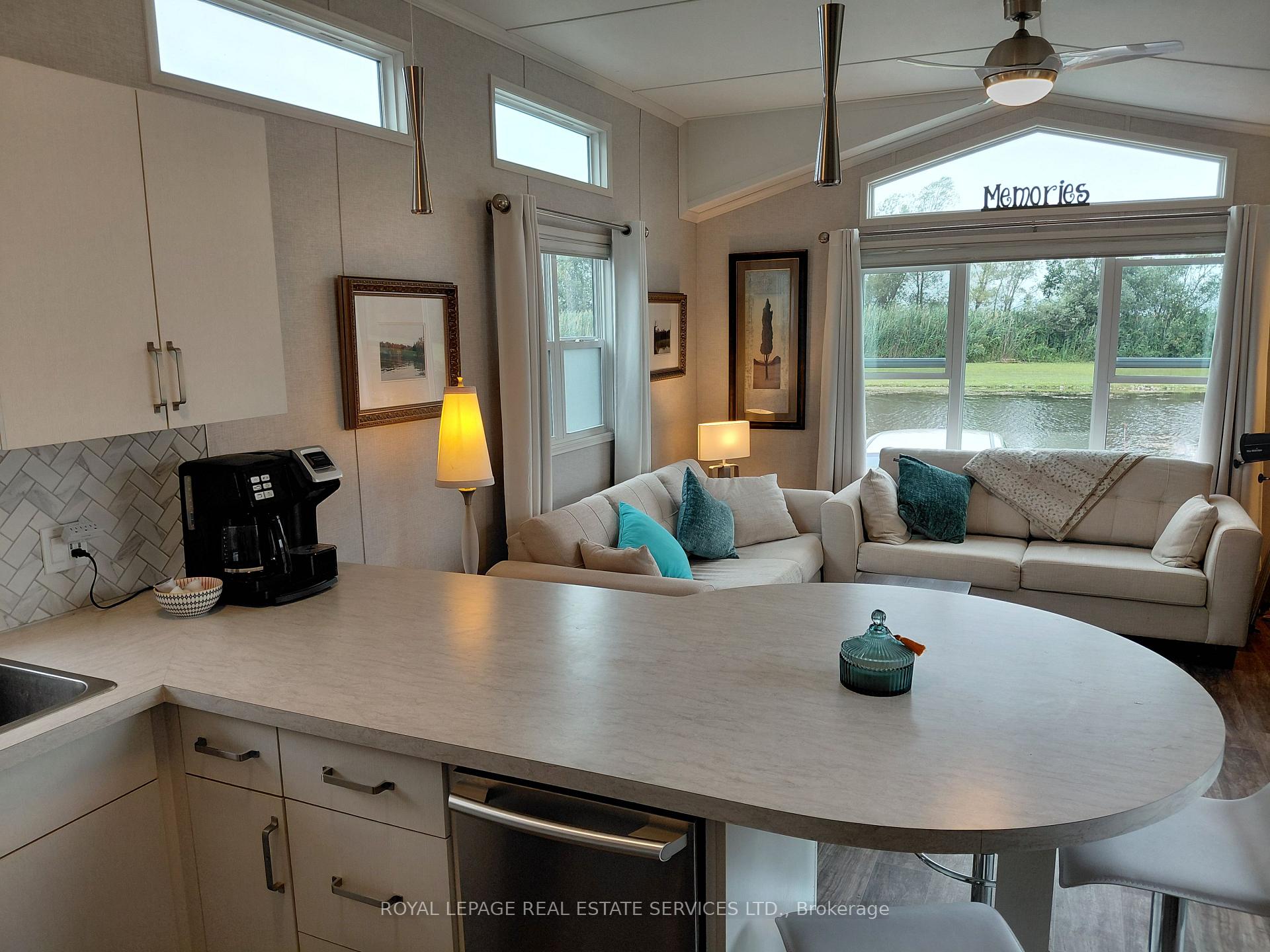 Photo 5 of 225 Platten Boulevard, Scugog, Rural Scugog — HOMEH