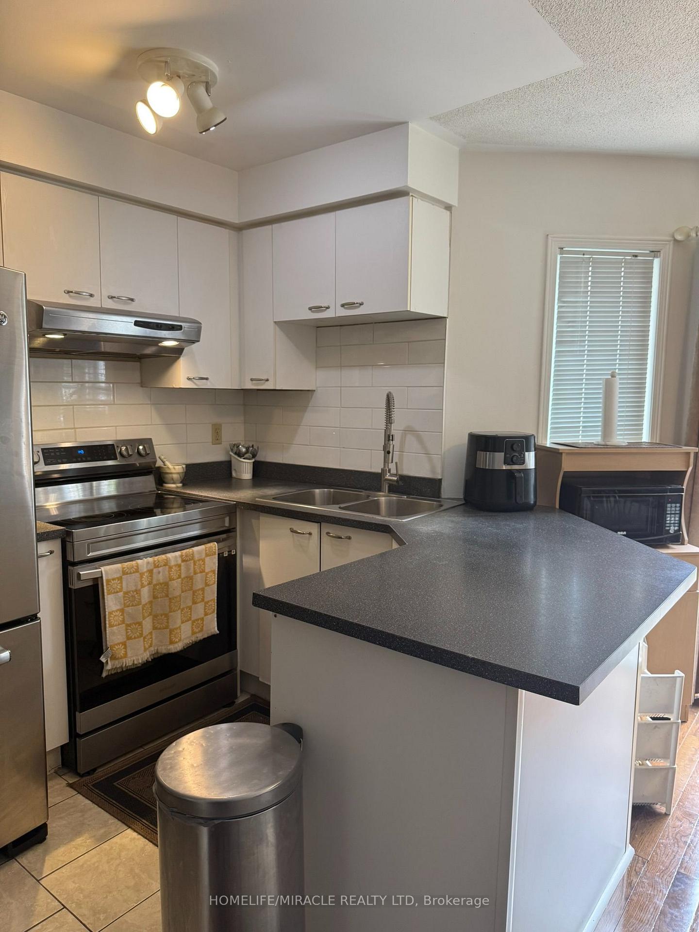 Photo 23 of 110 Richwood Crescent, Brampton, Brampton West — HOMEH