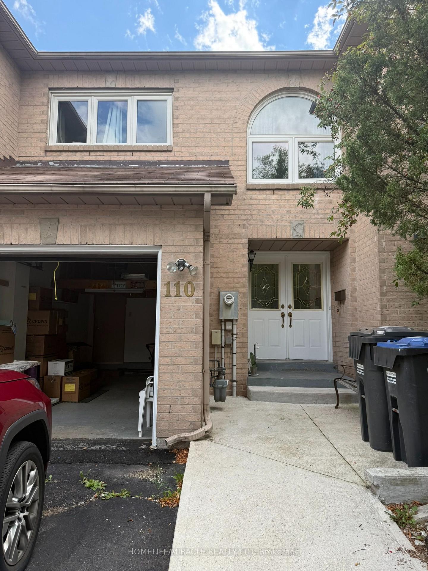 Photo 9 of 110 Richwood Crescent, Brampton, Brampton West — HOMEH