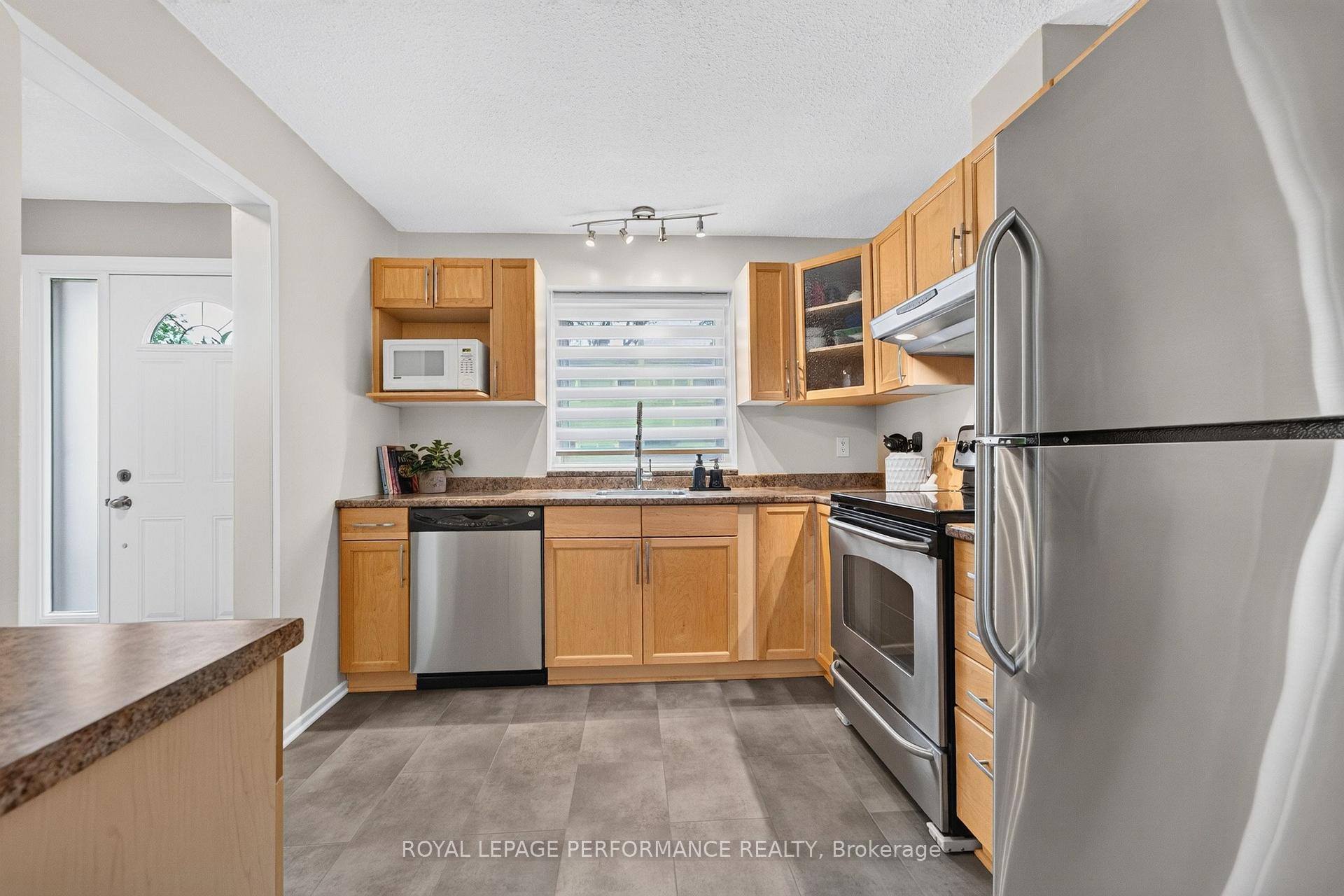 Photo 4 of Unit (175), 3903E Old Richmond Road, Ottawa, Arbeatha Park — HOMEH
