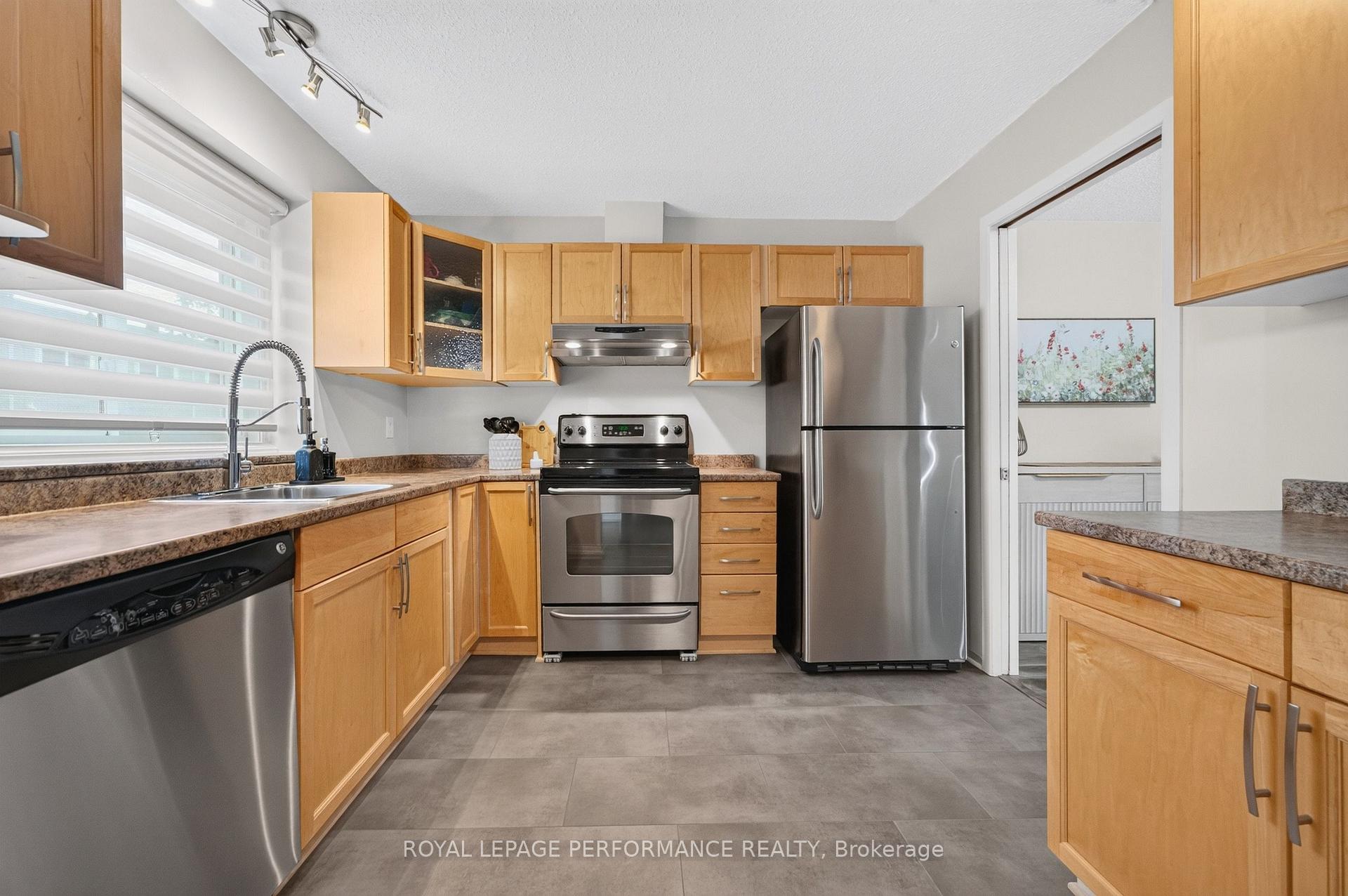 Photo 7 of Unit (175), 3903E Old Richmond Road, Ottawa, Arbeatha Park — HOMEH