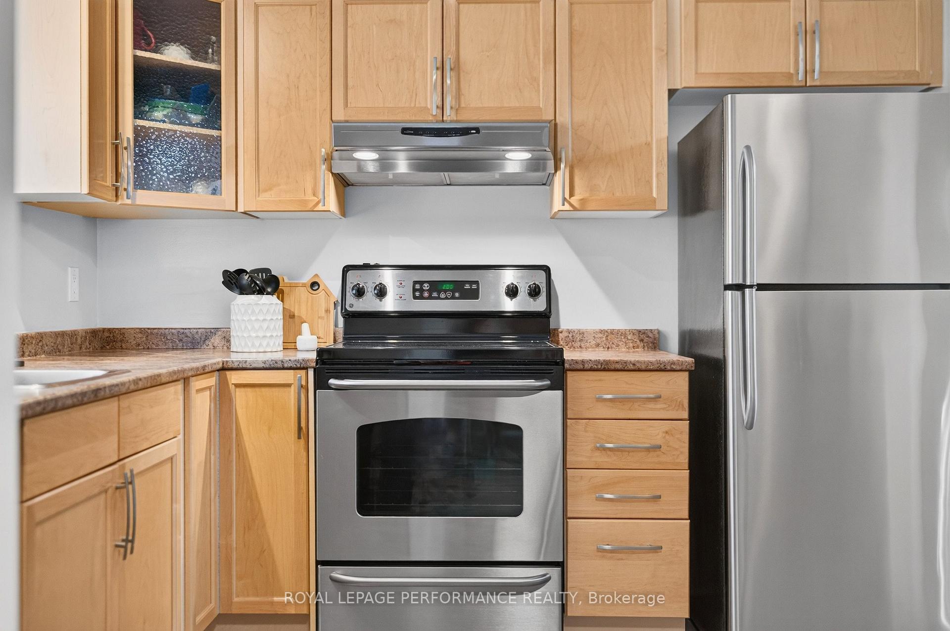 Photo 8 of Unit (175), 3903E Old Richmond Road, Ottawa, Arbeatha Park — HOMEH