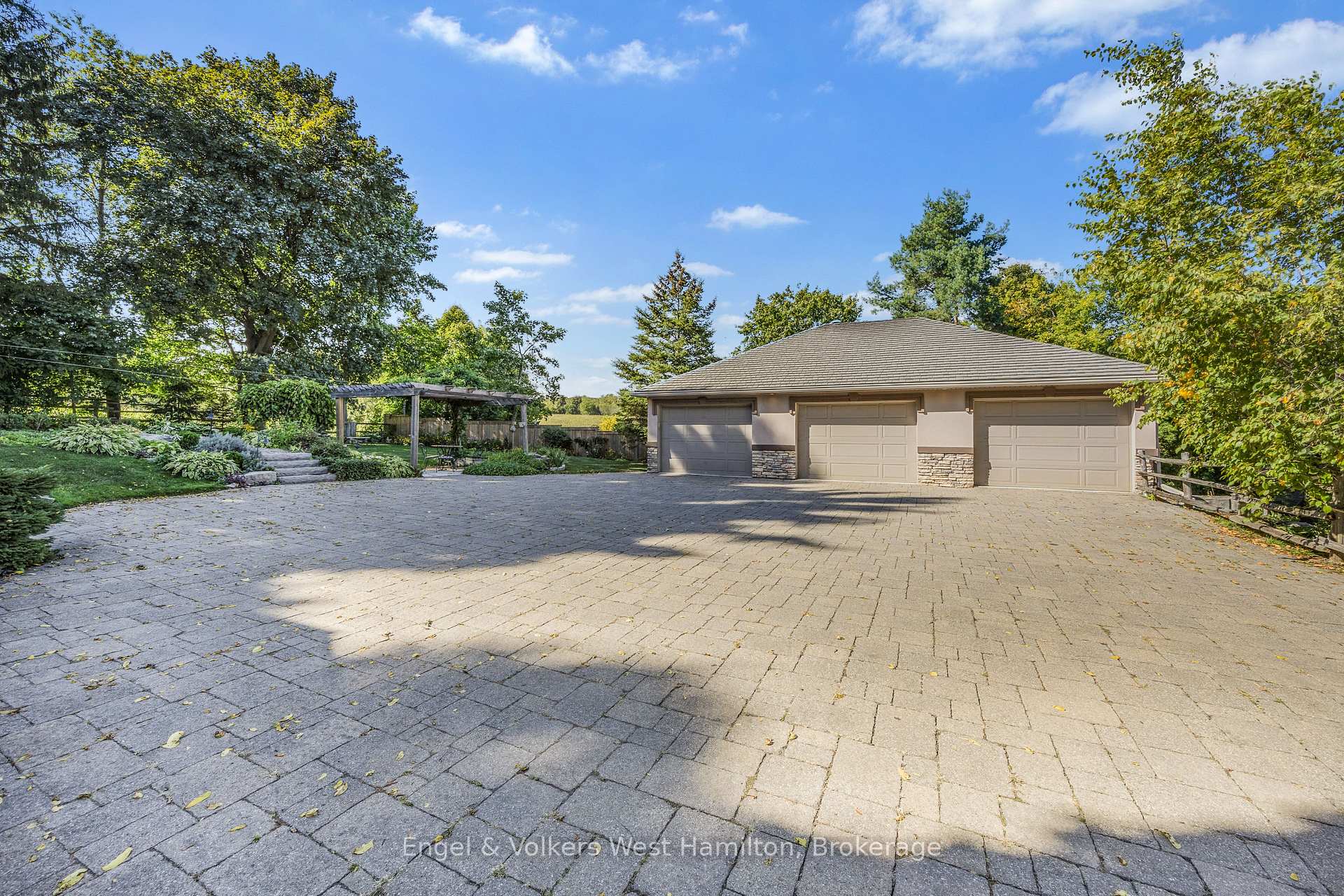Photo 2 of 94 8 Highway, Hamilton, Greensville — HOMEH