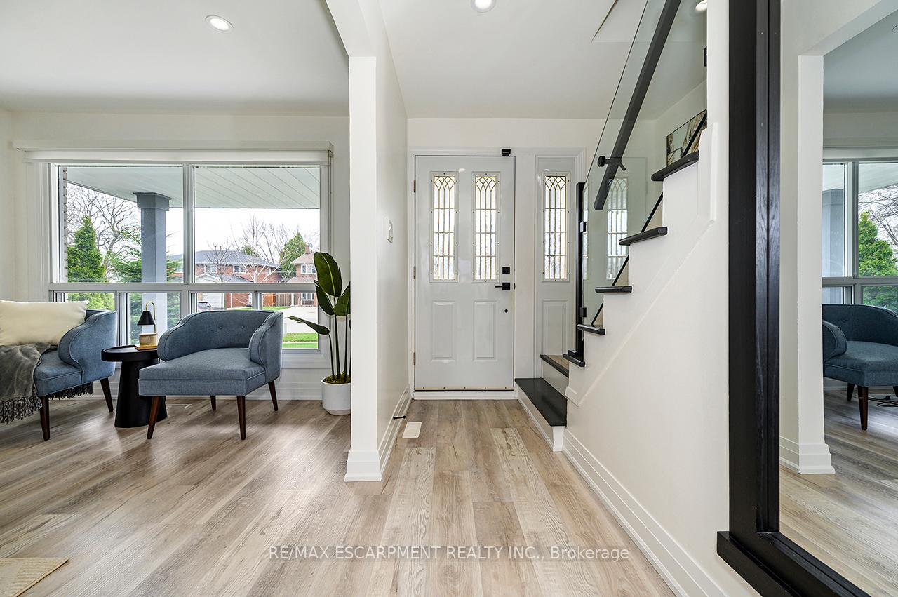 Photo 7 of 3726 Holden Crescent, Mississauga, Mississauga Valleys — HOMEH
