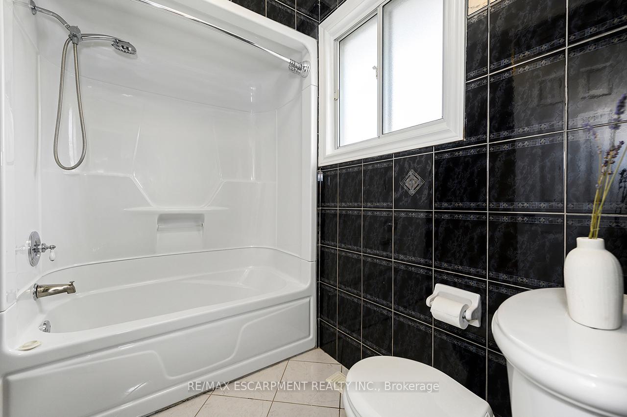 Photo 28 of 3726 Holden Crescent, Mississauga, Mississauga Valleys — HOMEH