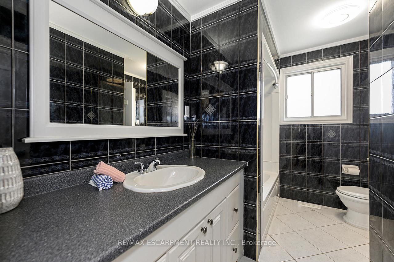 Photo 29 of 3726 Holden Crescent, Mississauga, Mississauga Valleys — HOMEH