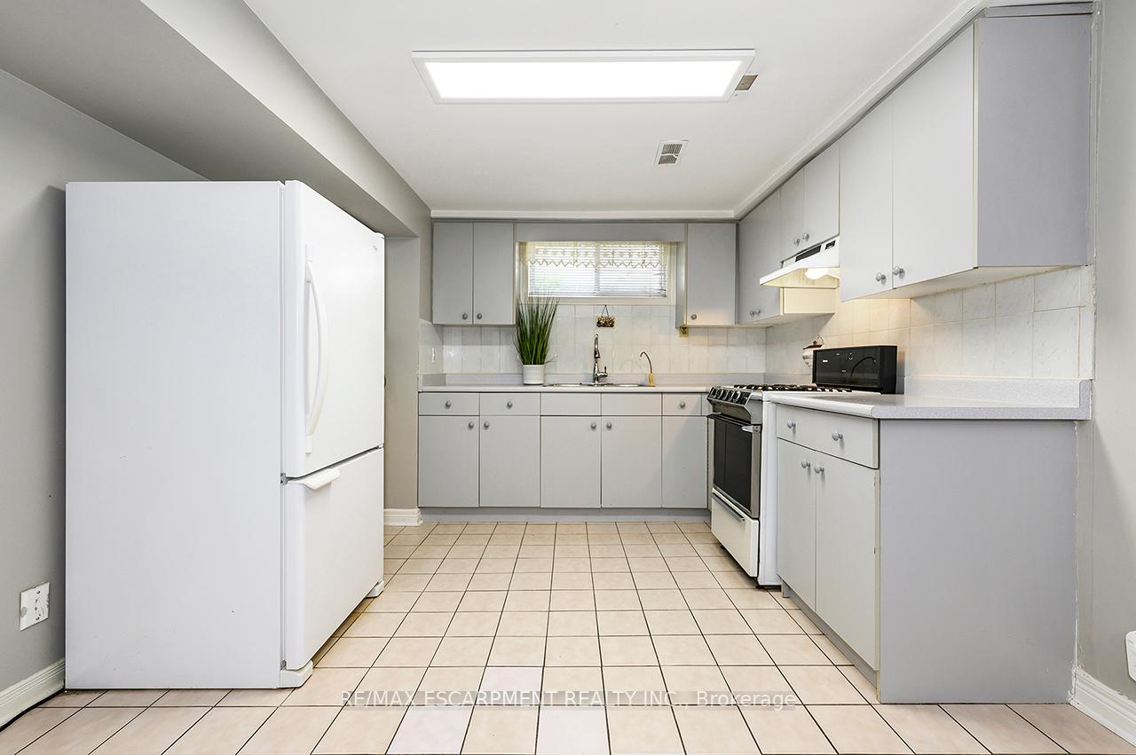 Photo 36 of 3726 Holden Crescent, Mississauga, Mississauga Valleys — HOMEH