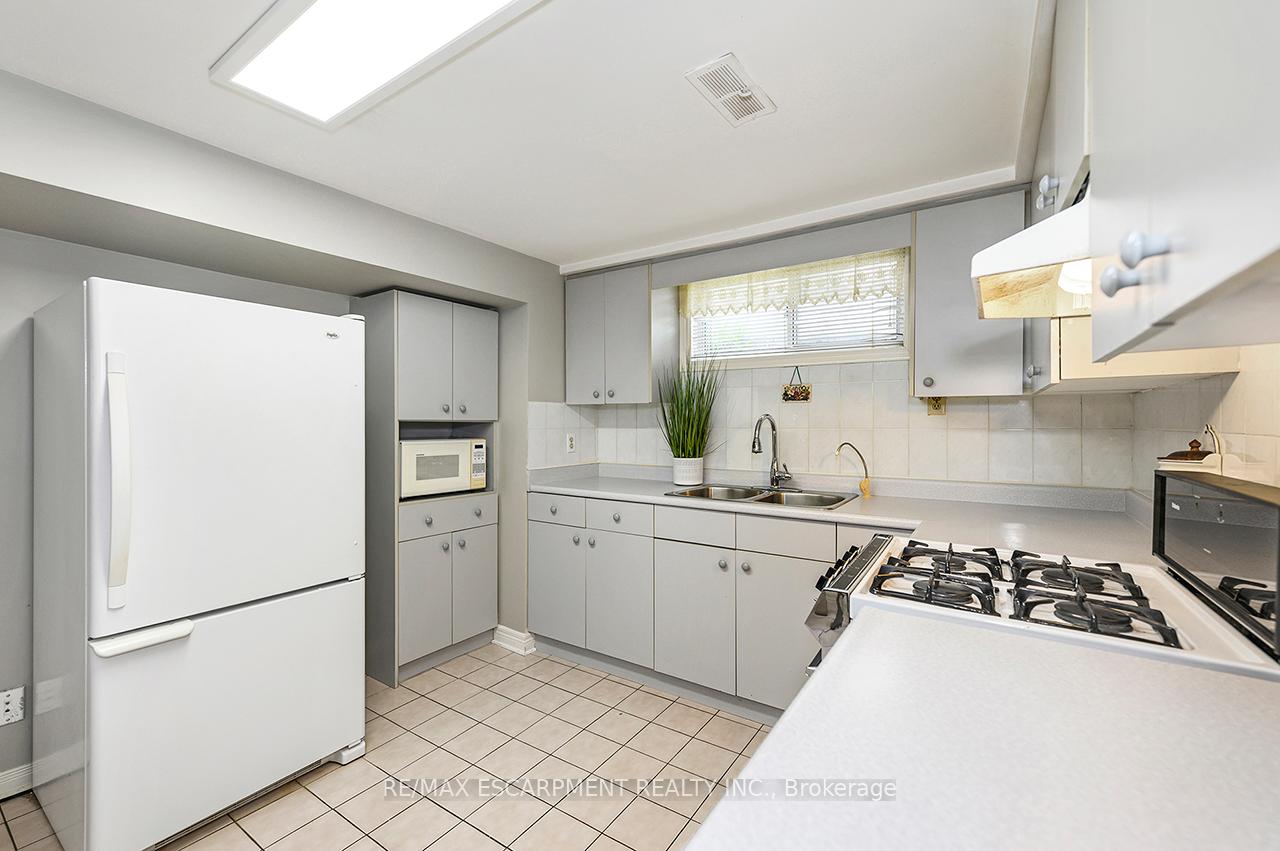 Photo 40 of 3726 Holden Crescent, Mississauga, Mississauga Valleys — HOMEH