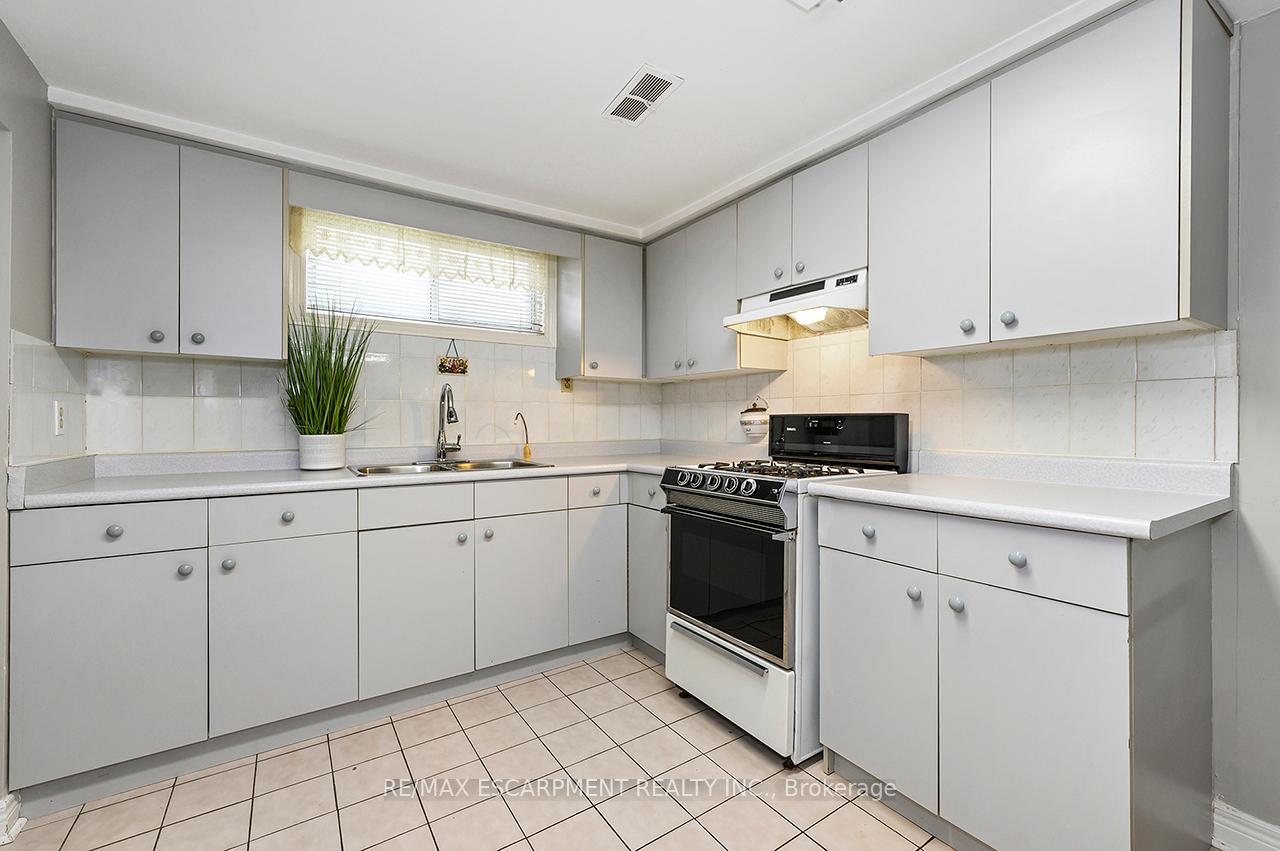 Photo 41 of 3726 Holden Crescent, Mississauga, Mississauga Valleys — HOMEH