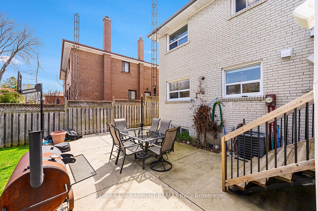Photo 45 of 3726 Holden Crescent, Mississauga, Mississauga Valleys — HOMEH