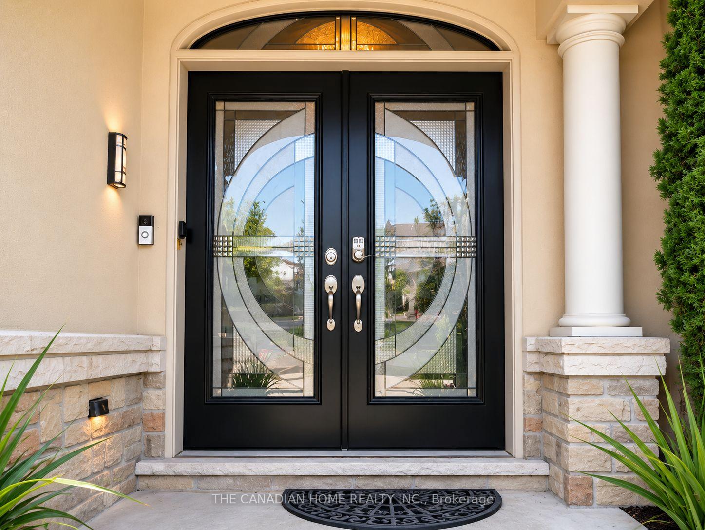 Photo 7 of 84 Royal West Drive, Brampton, Credit Valley — HOMEH