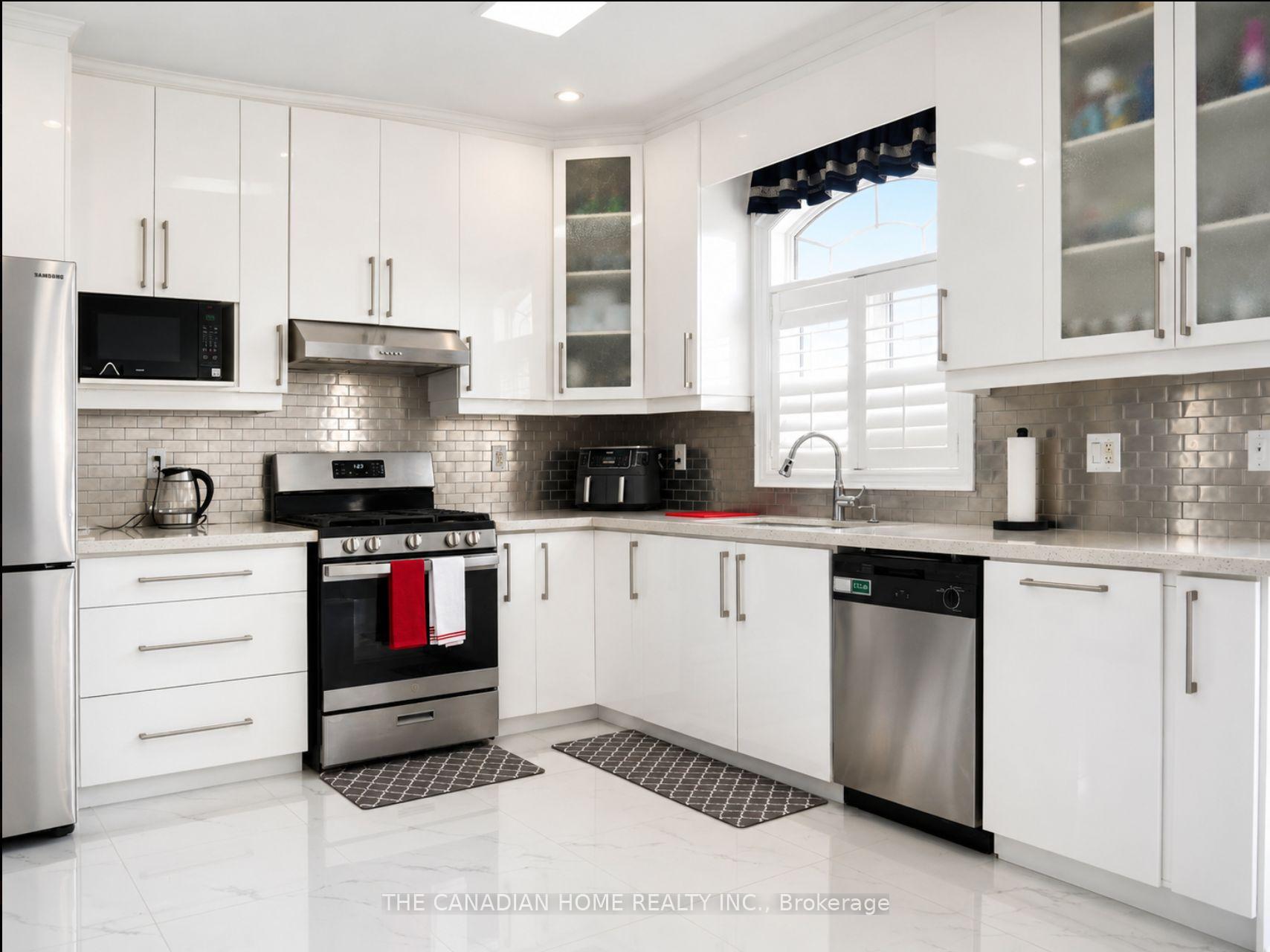 Photo 10 of 84 Royal West Drive, Brampton, Credit Valley — HOMEH