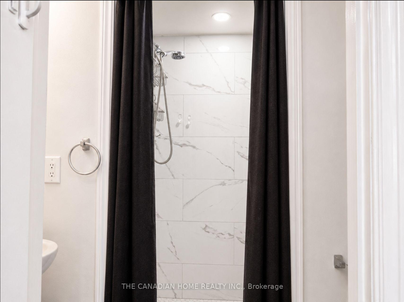 Photo 14 of 84 Royal West Drive, Brampton, Credit Valley — HOMEH
